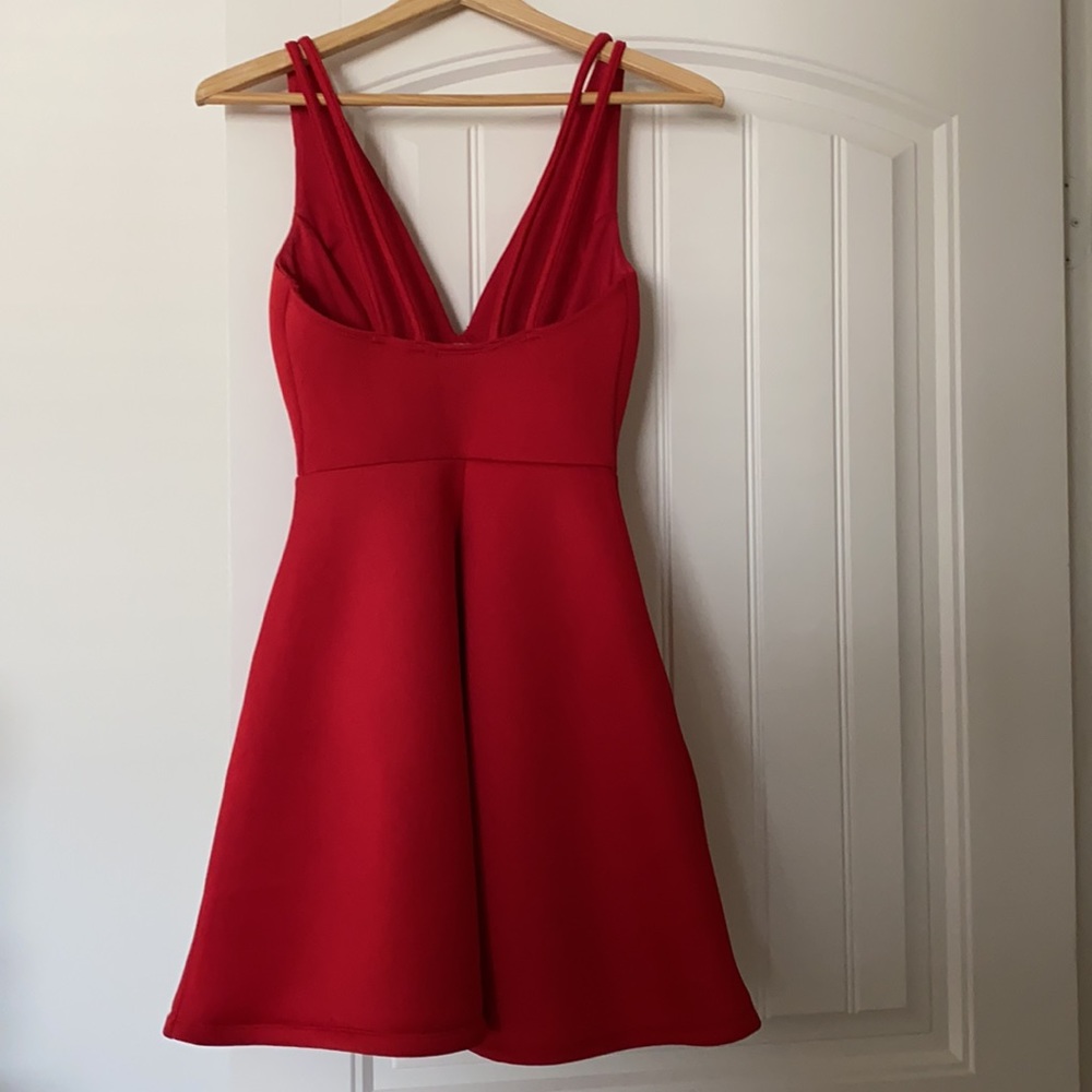 Red Dress 💃🏼 - Picture 4 of 4